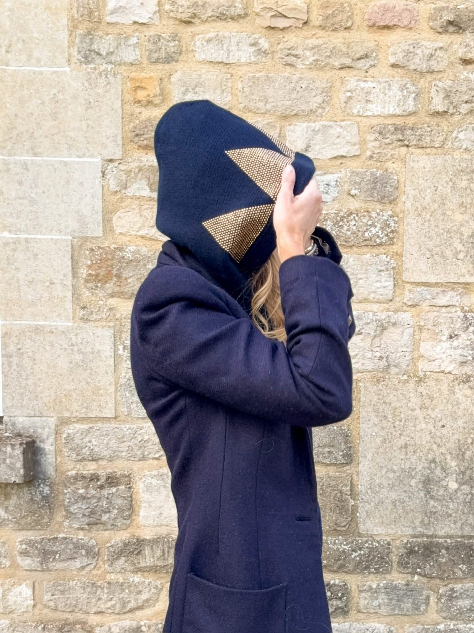 Zig Zag Hood - Navy/Gold