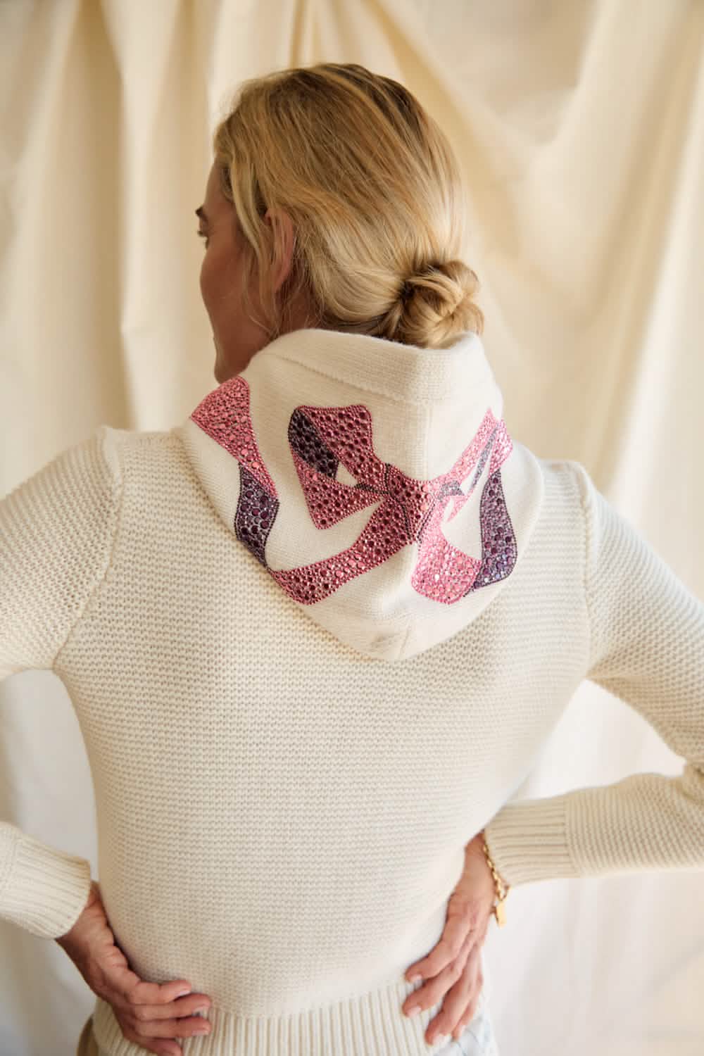 Ribbon Hood