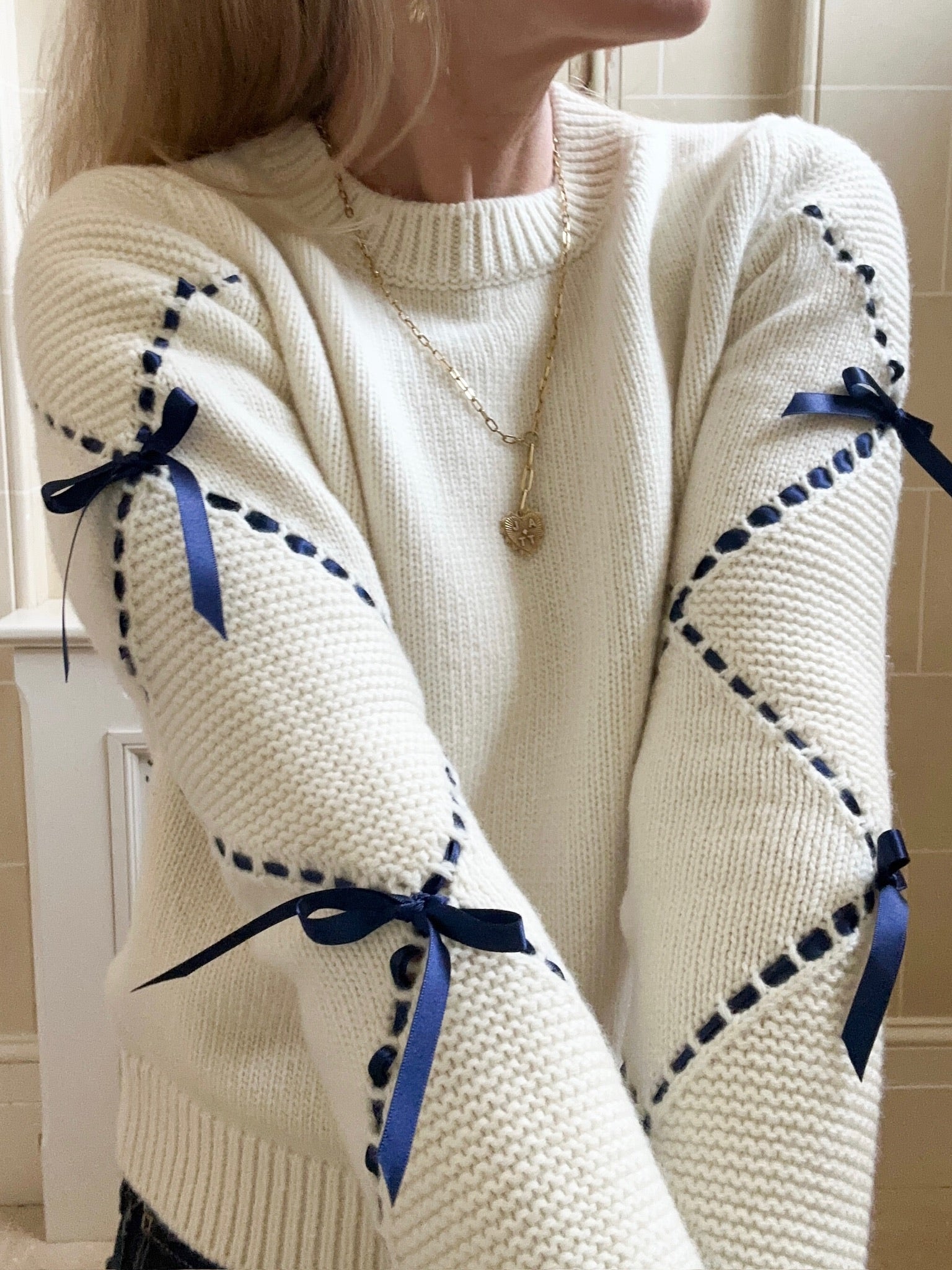 Harlequin Bow Sweater - Cream/Navy